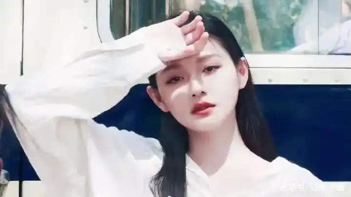 不上镜美女_女明星的照片 国内的._真人比照片好看的女明星