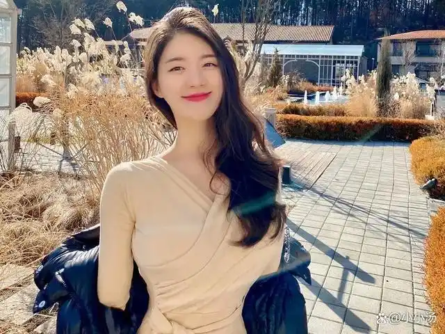 韩国瑜伽教练Kim Sung Hee_金成熙瑜伽教学视频_韩国(私人瑜伽教练)