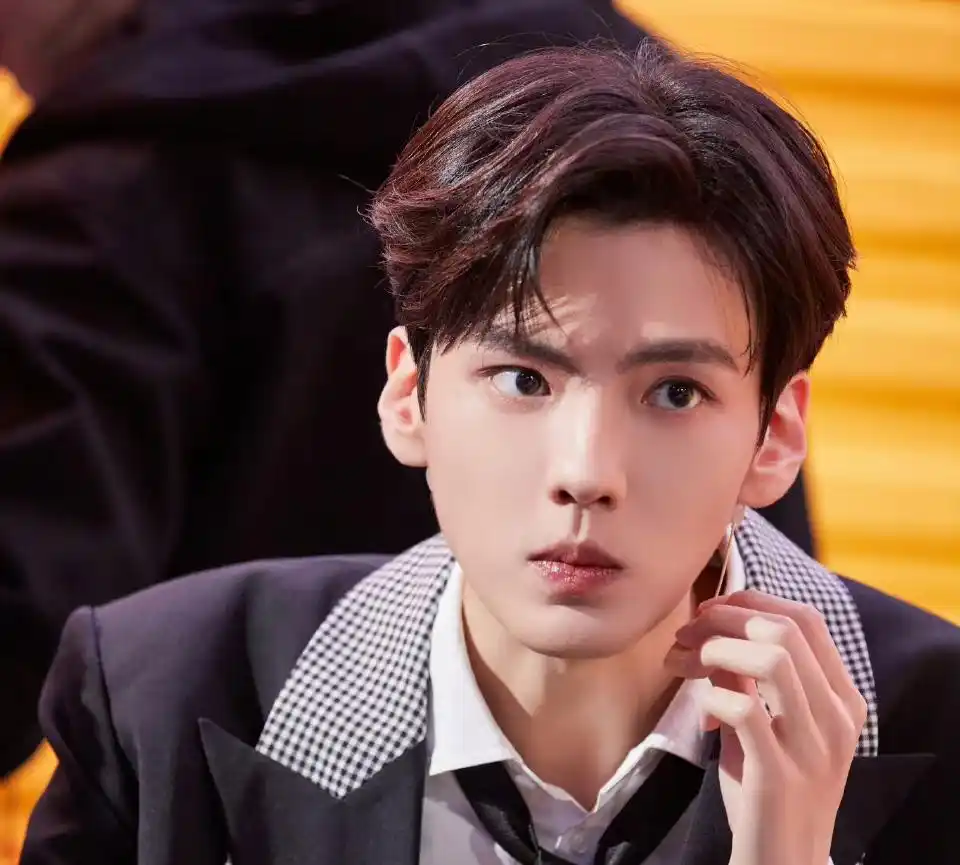 乐华娱乐一哥一姐_毕雯珺王一博_娱乐圈一哥